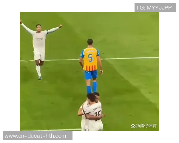 格里姆：对方进球前的角球不该判，这种球他一辈子进不了2个